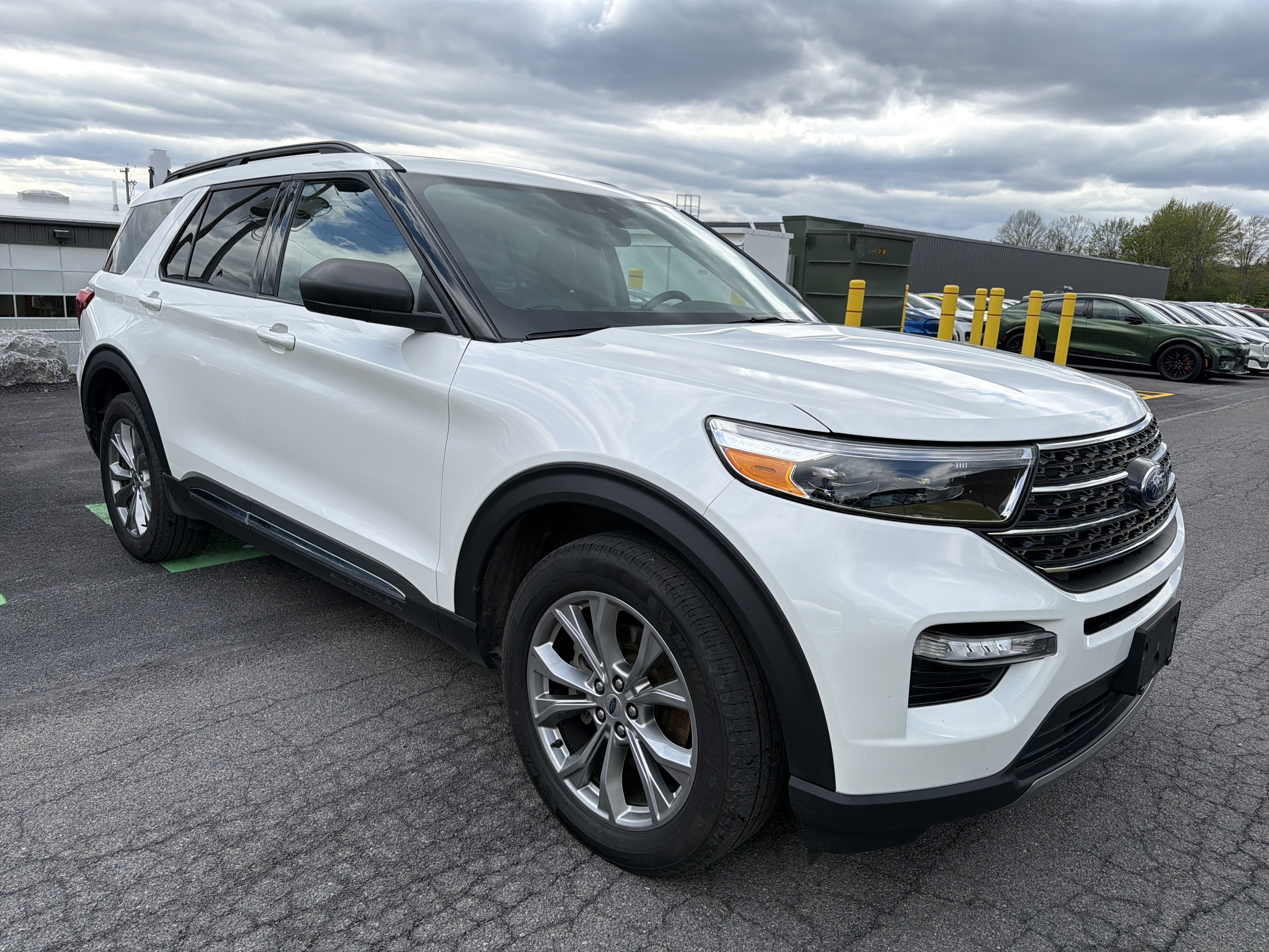 2023 Ford Explorer — side profile view