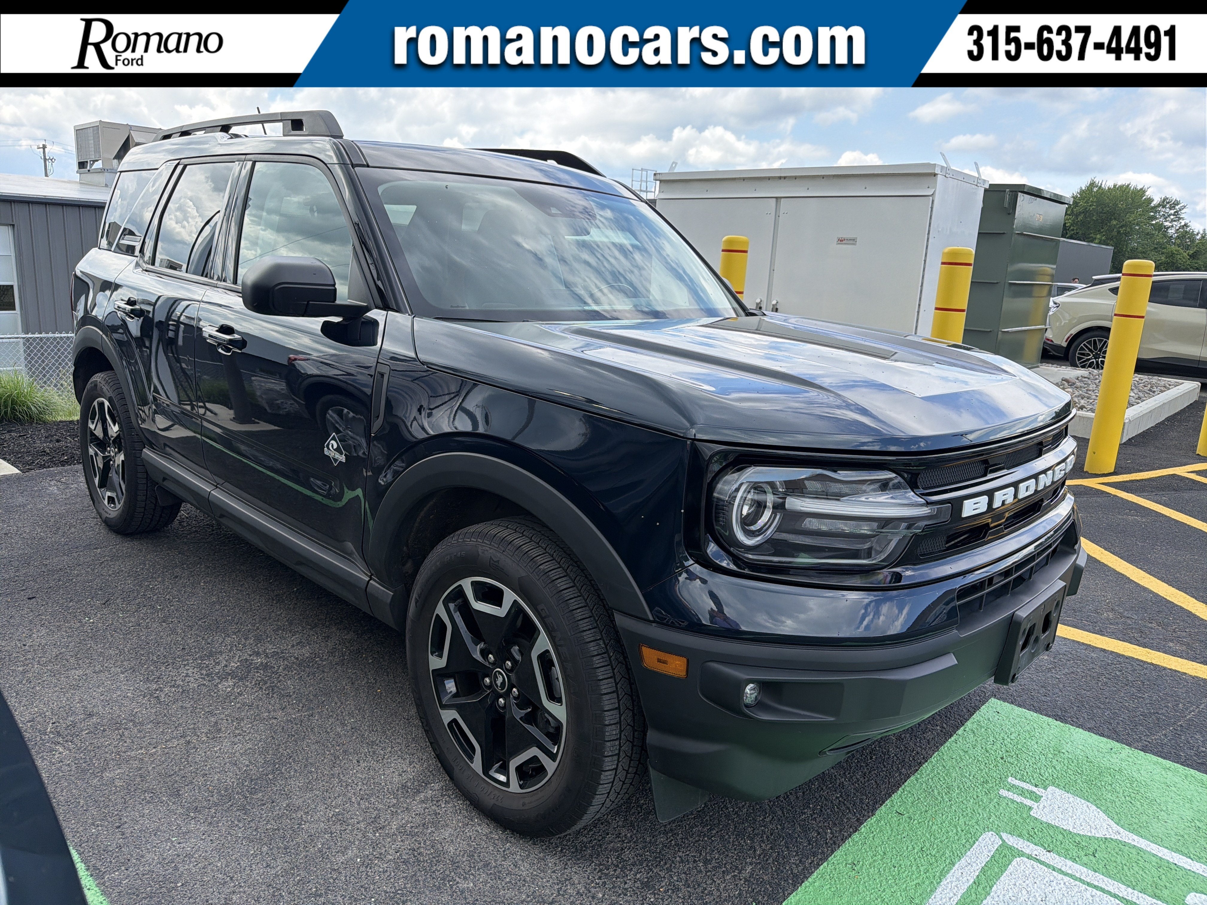 2023 Ford Bronco Sport Outer Banks in Shadow Black — front three-quarter view
